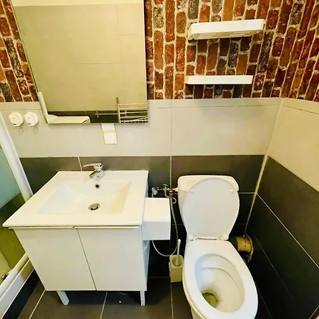 Apartment 52 Miromesnil